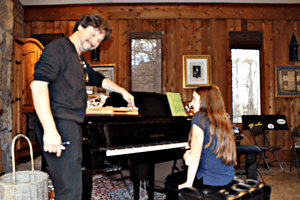 Dr. Silva discussing escapement point for the advanced students.